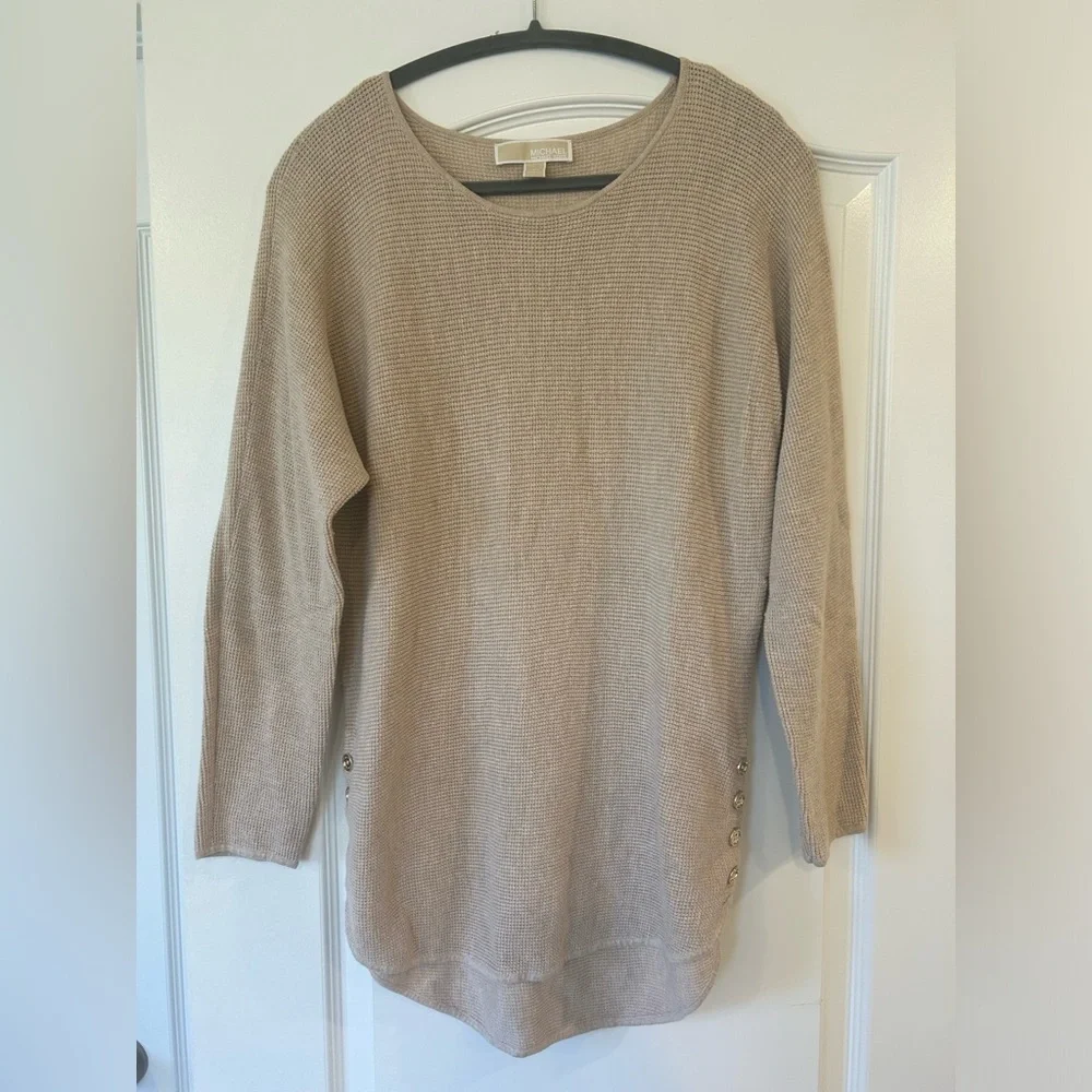 EUC MICHAEL Michael Kors Tan Knit Sweater with Gold Buttons Size Medium